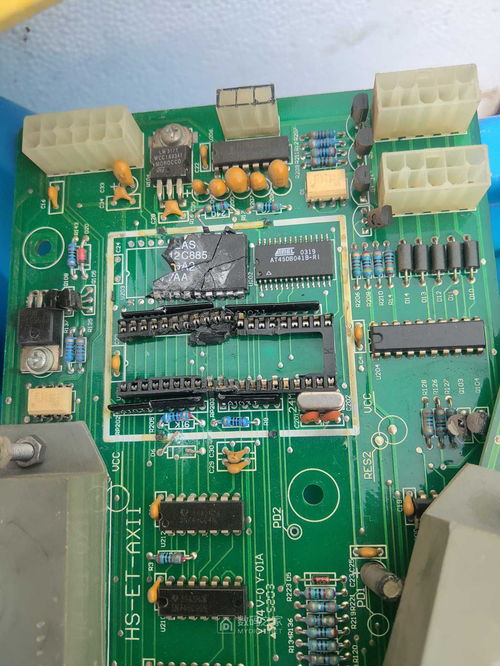 电路板之殇 从废品站的碎裂芯片看集成电路设计服务的挑战与价值